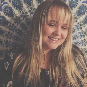 Meet your Posher, Julia